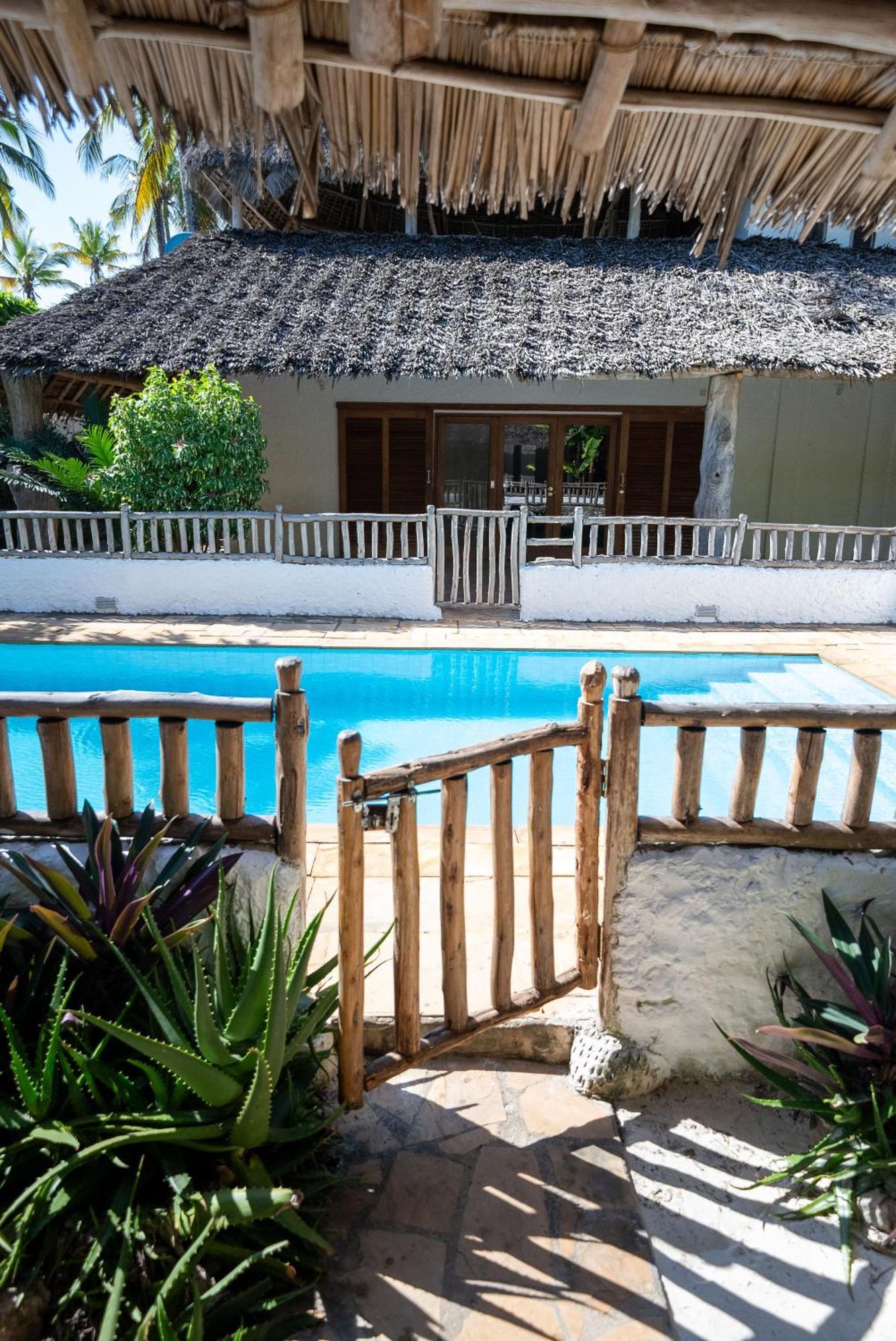 Villa Jiwe With Pool Zanzibarhouses كيوينجوا المظهر الخارجي الصورة