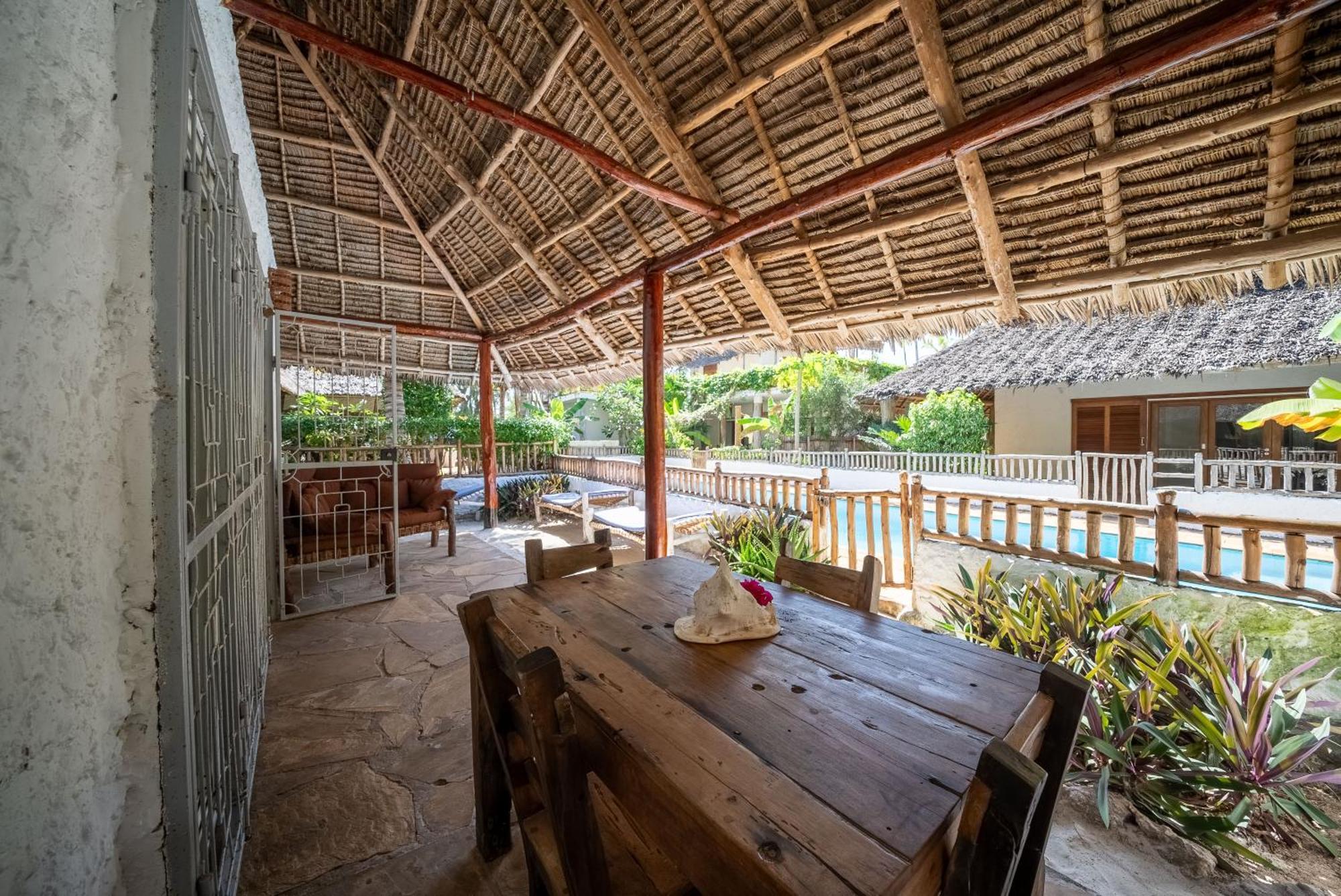 Villa Jiwe With Pool Zanzibarhouses كيوينجوا المظهر الخارجي الصورة